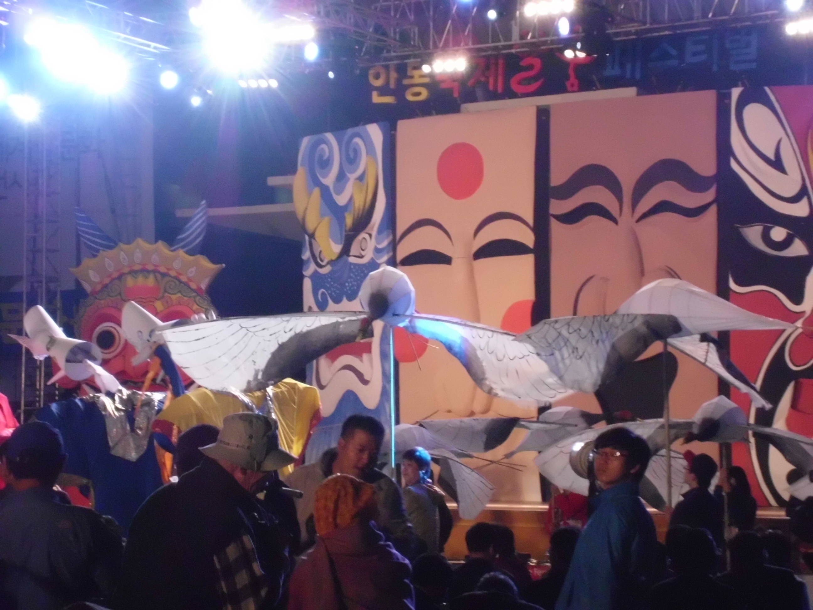 賀本系高三生代表臺灣參加「2011韓國安東假面藝術節~個人組-假面技藝」榮獲銅獎頁面插圖 恭賀本校京劇學系高三生代表臺灣參加「2011韓國安東假面藝術節~個人組-假面技藝」榮獲銅獎+韓國假面藝術獎狀